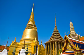 Get discount flights to Wat Phra Kaew in Bangkok