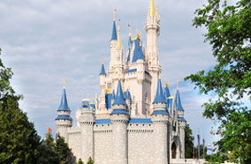 Get discount flights to Castle at Disney World in Orlando