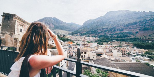 How to stay safe while traveling solo